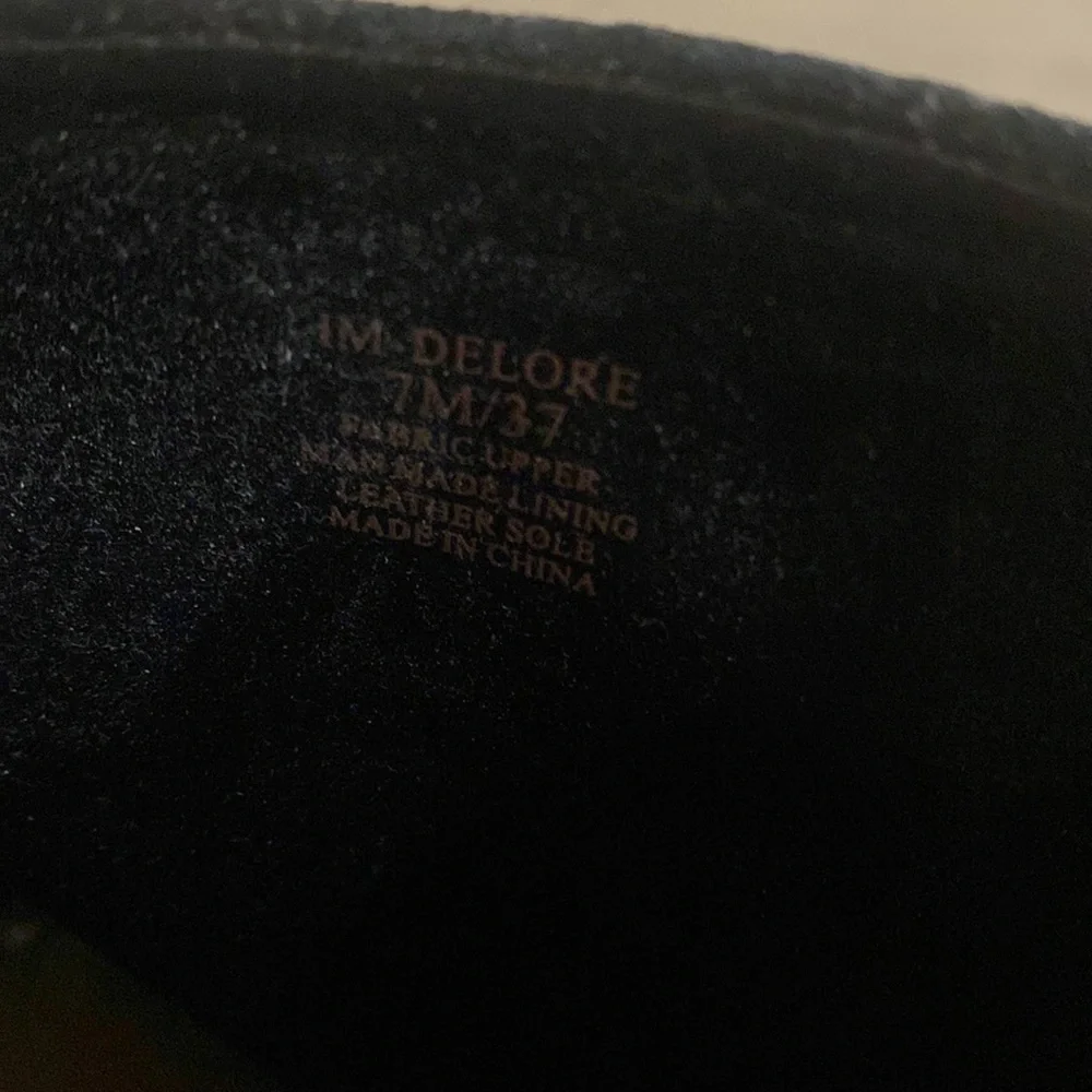 Vince Camuto Imagine booties -never worn, just collecting dust, no box. Size 7 - Picture 7 of 11